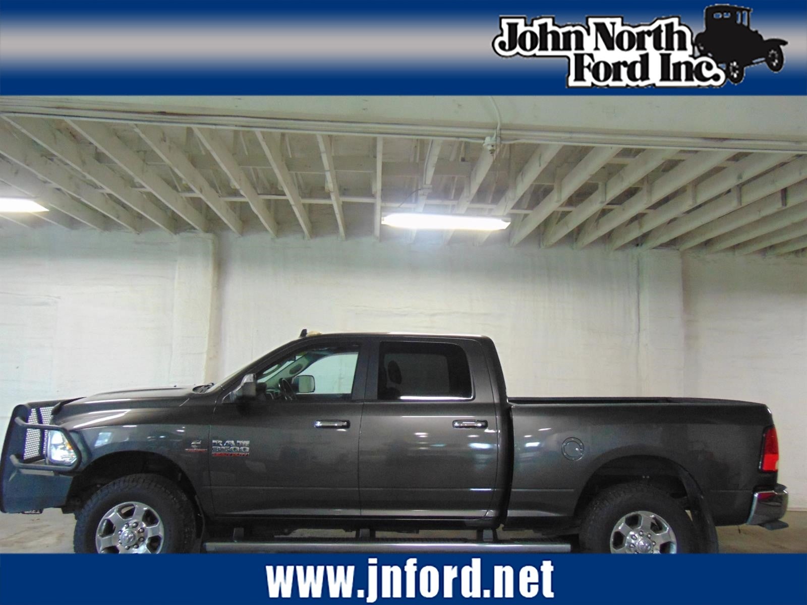 2018 RAM 3500 Big Horn in Granite Crystal Metallic Clear Coat (Pau) — front three-quarter view